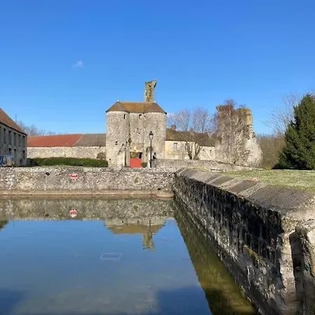 Vakantiehuis La Cour Verte : Chaleureuse Grange Rehabilitee Montépilloy